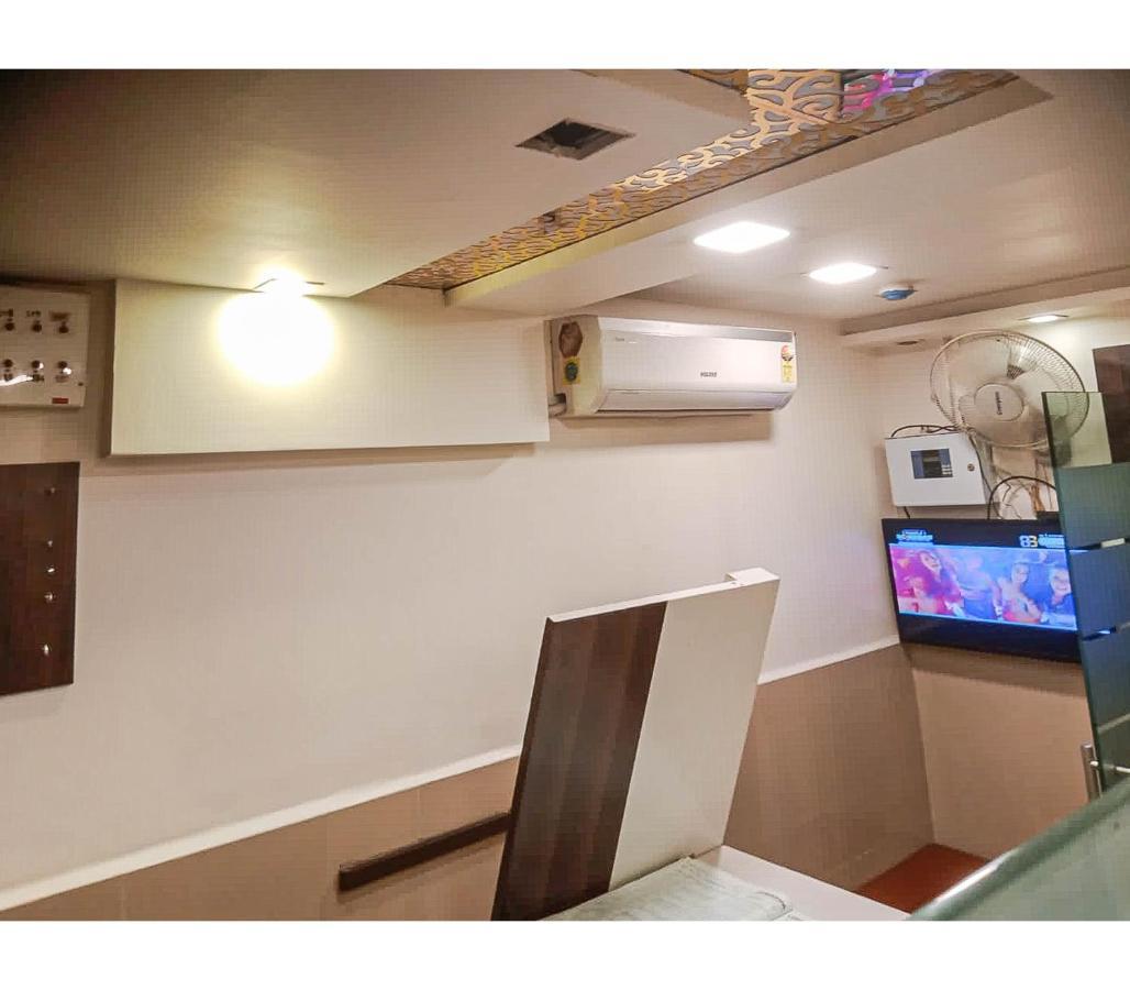 Gurukripa Nx Lodging By Wb Inn Thane Zewnętrze zdjęcie