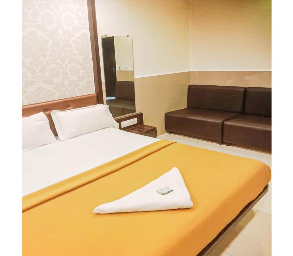 Gurukripa Nx Lodging By Wb Inn Thane Zewnętrze zdjęcie